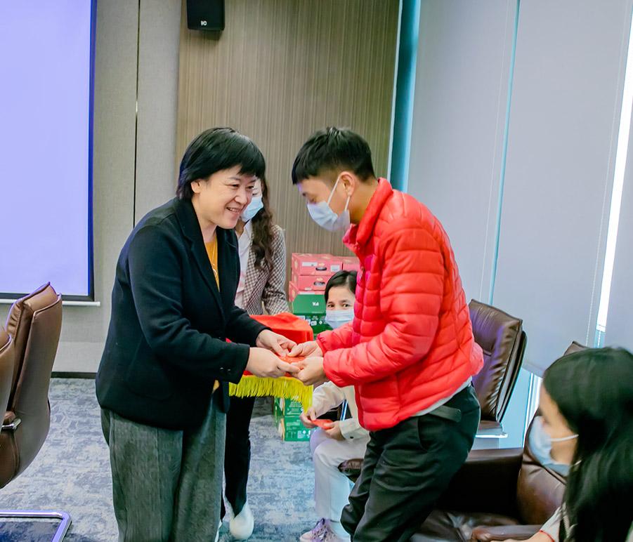Khó khăn có sự hỗ trợ